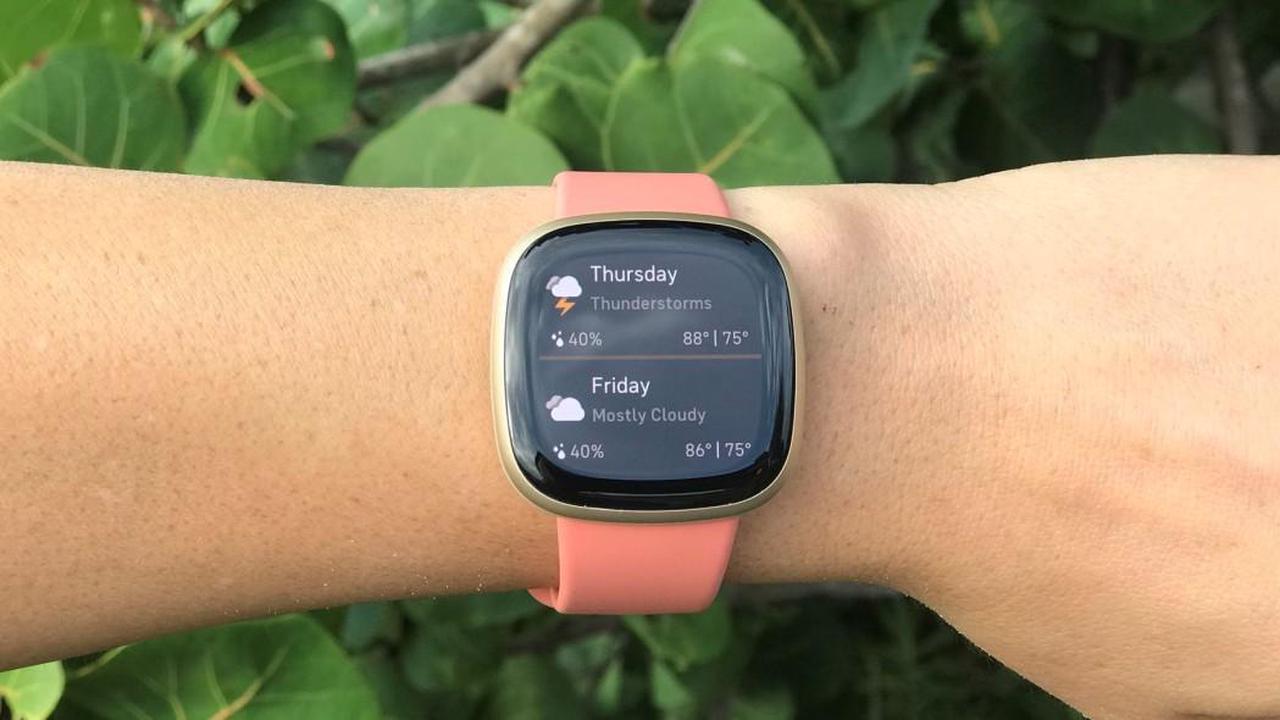 Alt view image 7 of 7 - Fitbit Versa 3 Wifi + Bluetooth Smartwatch - Pink Clay / Soft Gold Aluminium
