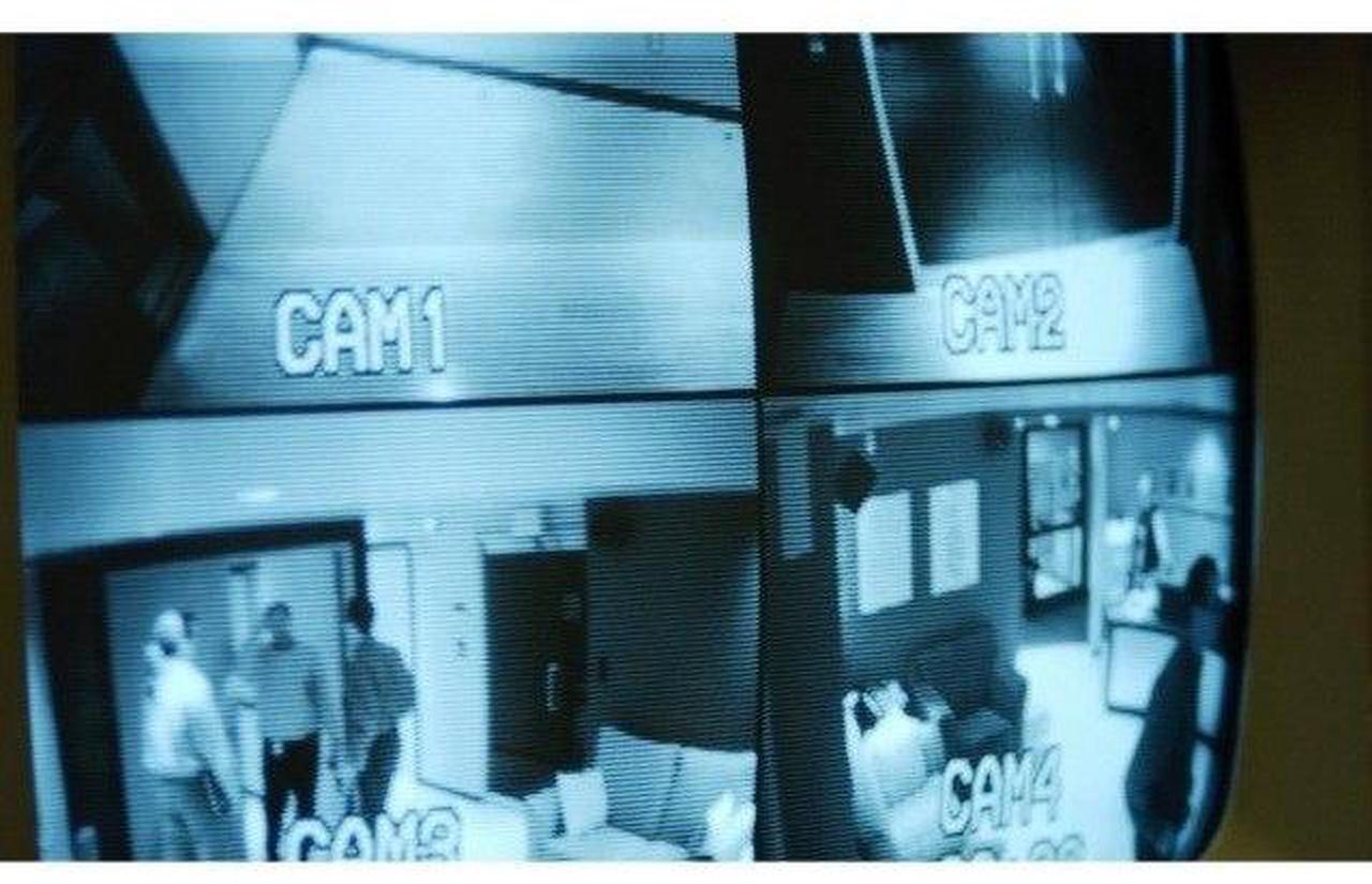 Alt view image 2 of 4 - InVid Tech VIS-P3PTZ33XREC 3 Megapixel Network Indoor PTZ Camera with 33X Lens