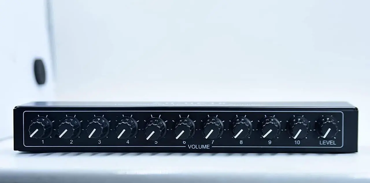 Alt view image 5 of 6 - Mini Jack TRS 3.5 mm Input 1 in 10 Out Channel Headphone Amplifier Stereo Audio Amp with 12V 1A Power Adapter Distributor Headphone Splitter for Studio and Stage