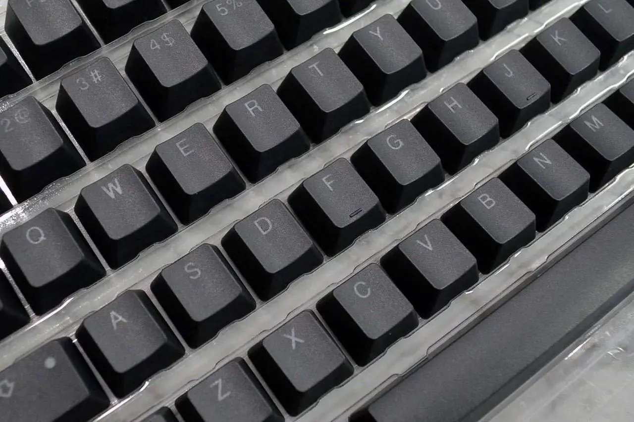 Ducky Black Seamless Backlit 108 Key Double Shot PBT Keycap Set - Thumbnail 3