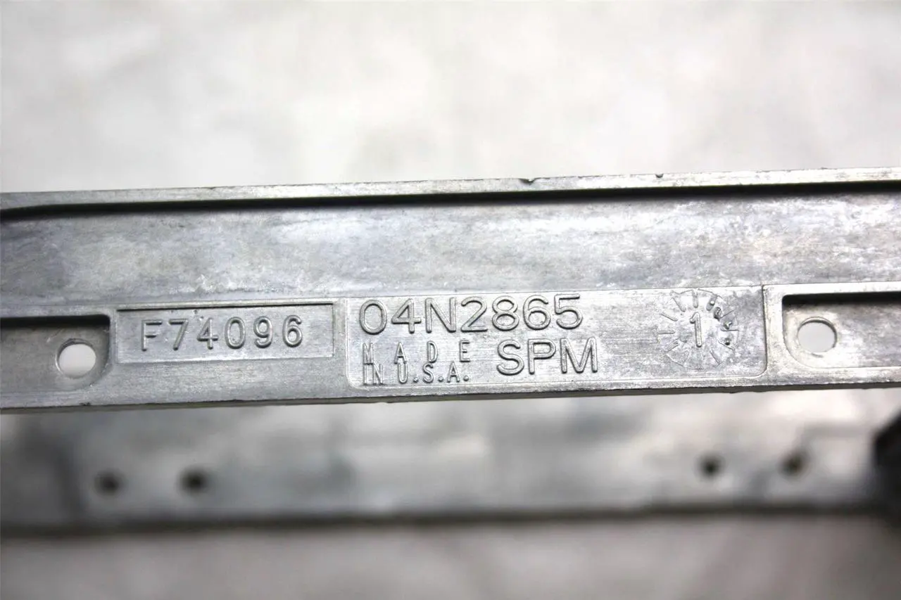 Alt view image 2 of 4 - IBM Server 3.5" Hard Drive Caddy W/ Connector 04N2865 24L0903