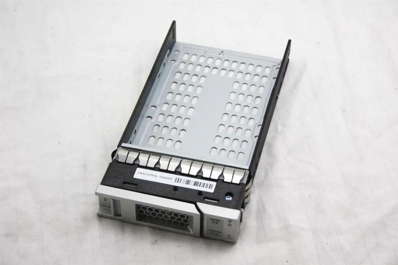 Main image of SUN MicroSystems Oracle Storage DE2-24C Server 3.5" Hard Drive Caddy 7044392 0976501-10