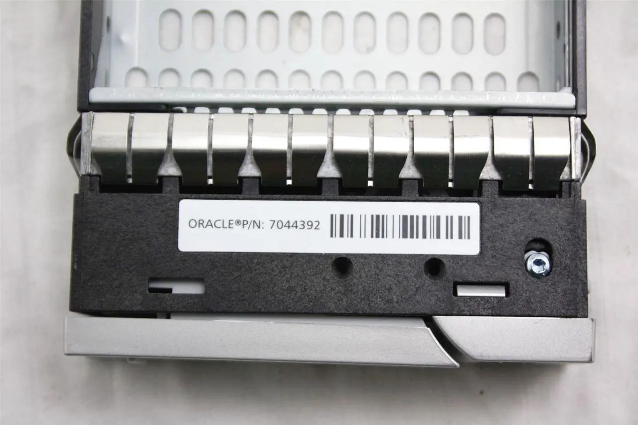 Alt view image 2 of 3 - SUN MicroSystems Oracle Storage DE2-24C Server 3.5" Hard Drive Caddy 7044392 0976501-10