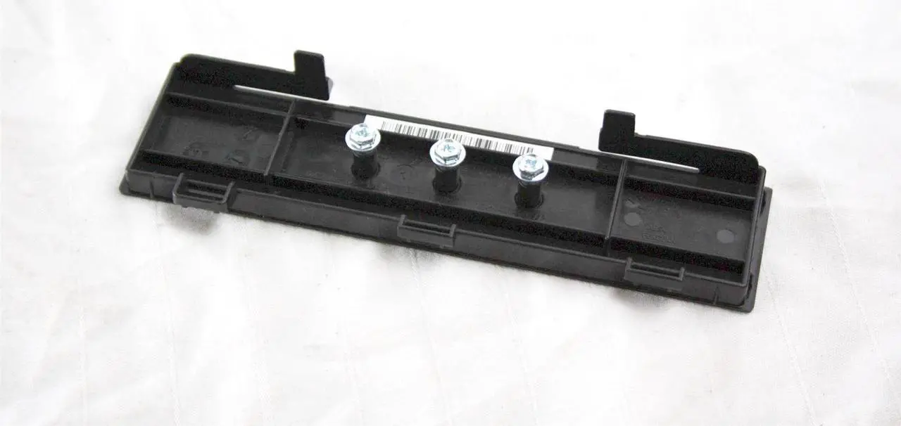 Alt view image 2 of 3 - Dell Optiplex GX520 GX745 GX755 GX760 620 745 755 360 380 5.25" Optical Drive Slot Cover Filler Plate RJ245 0RJ245