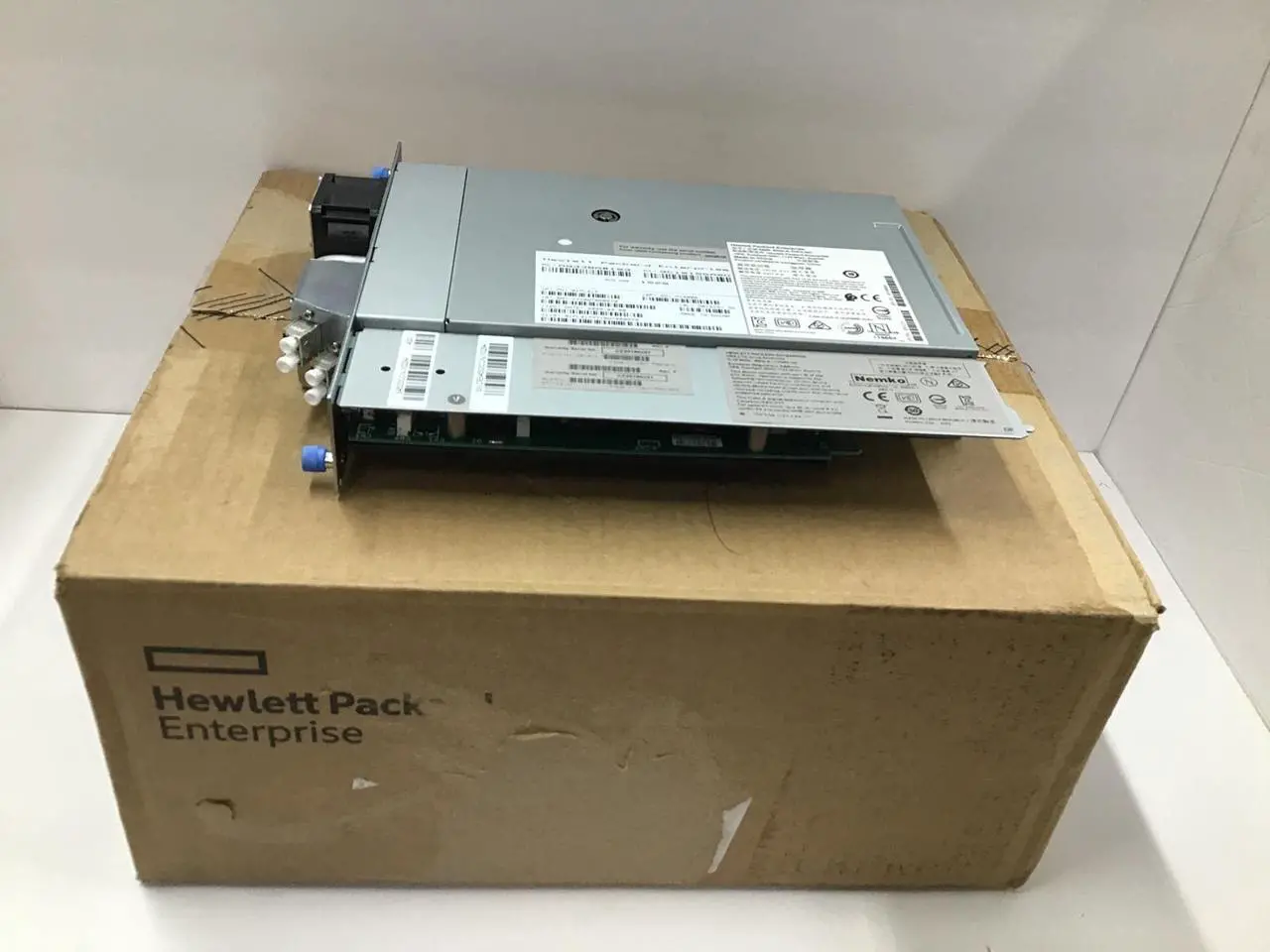 Alt view image 12 of 15 - HPE MSL LTO-8 FC Drive Upgrade Kit