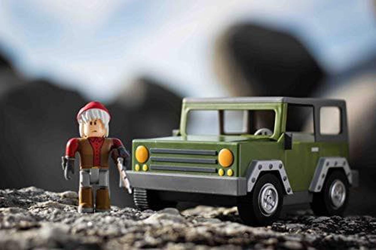 Alt view image 8 of 9 - roblox action collection - apocalypse rising 4x4 vehicle [includes exclusive virtual item]
