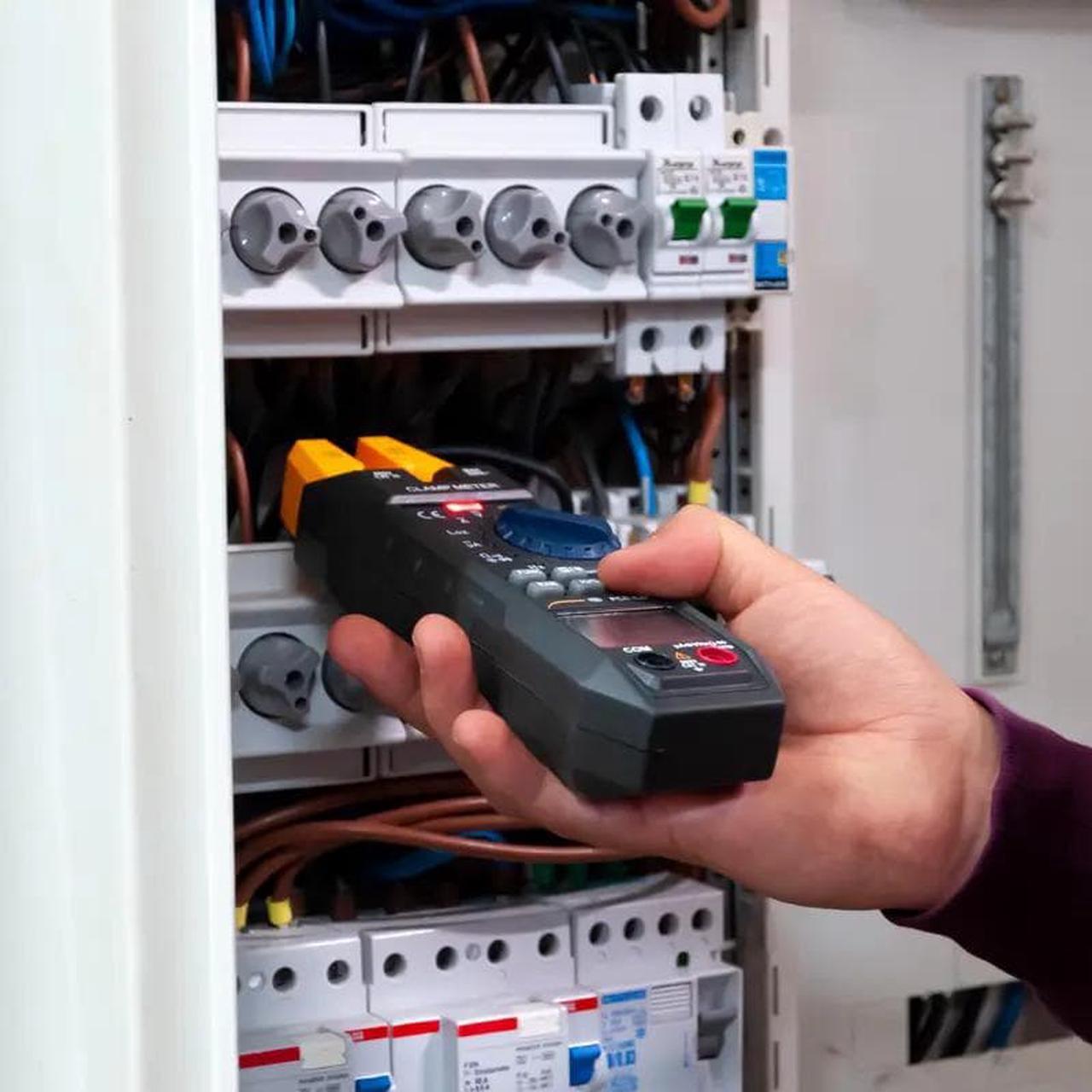 Alt view image 4 of 6 - PCE-CM 5 Digital Clamp Meter
