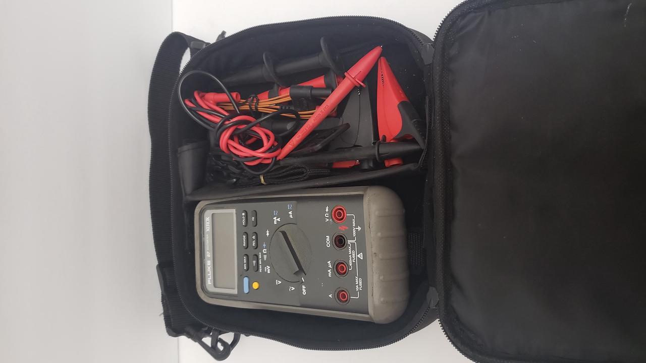Alt view image 3 of 6 - FLUKE 87 Multimeter Handheld with Case and Many Attachments