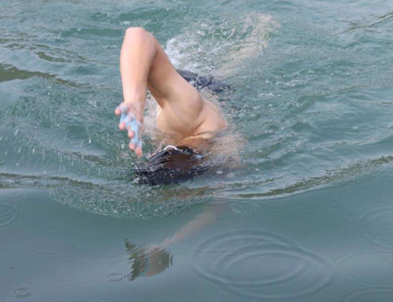 Alt view image 2 of 3 - Swim Fins Hand Web Flippers Webbed Gloves for Women Men Kids Swimming