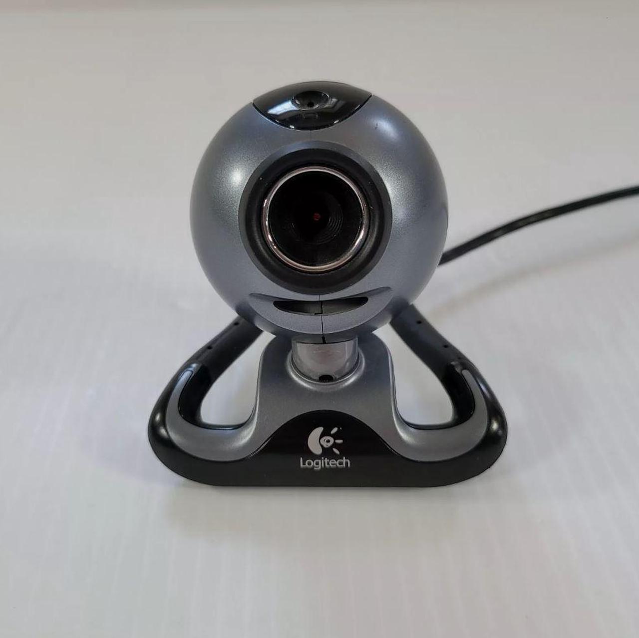 Main image of Logitech Webcam V-UAX16 Gray 861205-0000 USB Camera Bendable Base