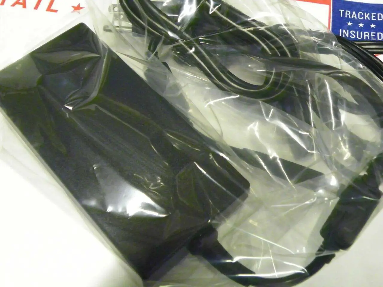 Main image of New Dell 180 watt AC Adapter WW4XY, DW5G3, 74X5J, JVF3V, 45G4G, 3XYY8, 47RW6