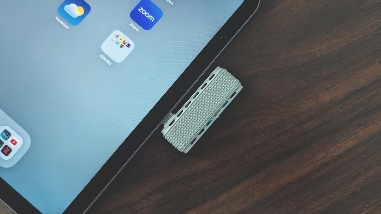 Alt view image 5 of 5 - CineRAID CR-MD5 (Wireless USB 3.1 Type-C to HDMI Transmitter and Receiver)