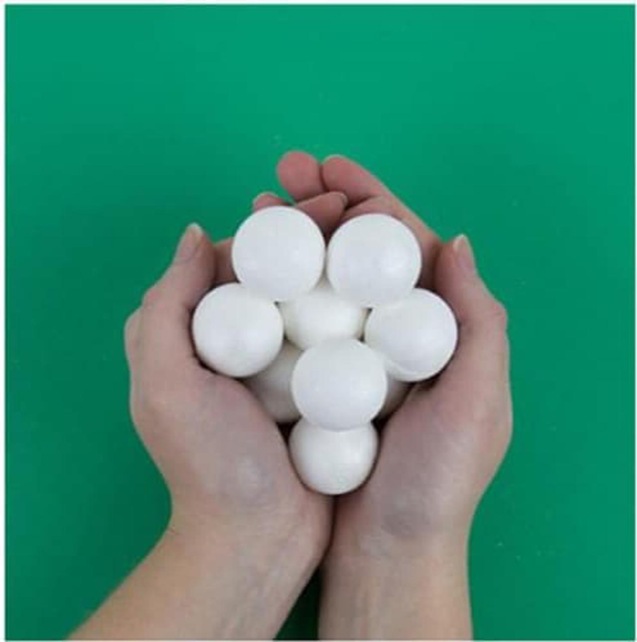 Alt view image 2 of 3 - Gin and Tonic Bath Bombs
