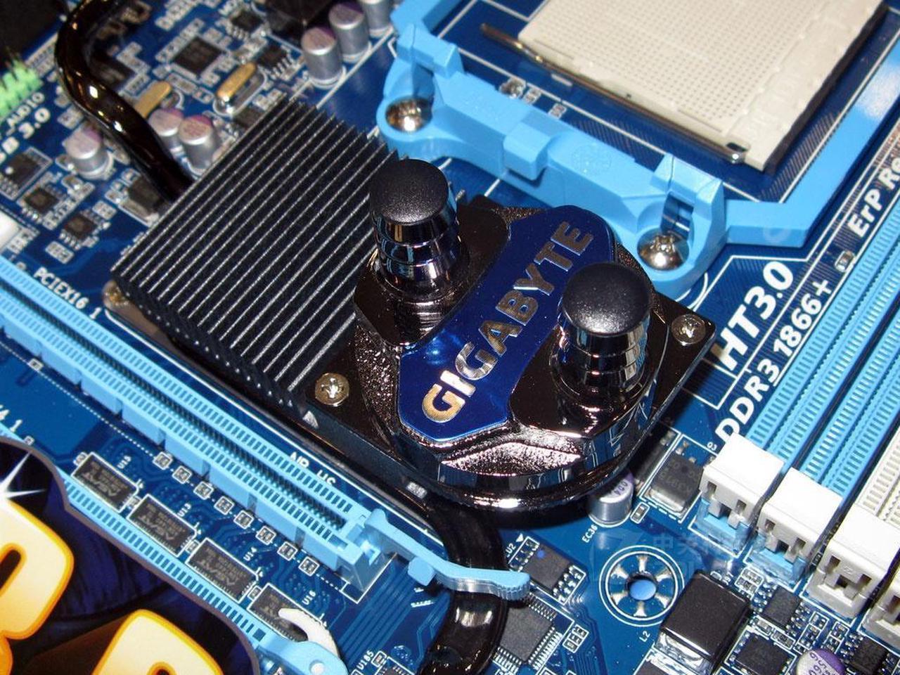 Alt view image 3 of 4 - GIGABYTE GA-890FXA-UD7 Socket AM3 AMD 890FX DDR3 16GB XL-ATX