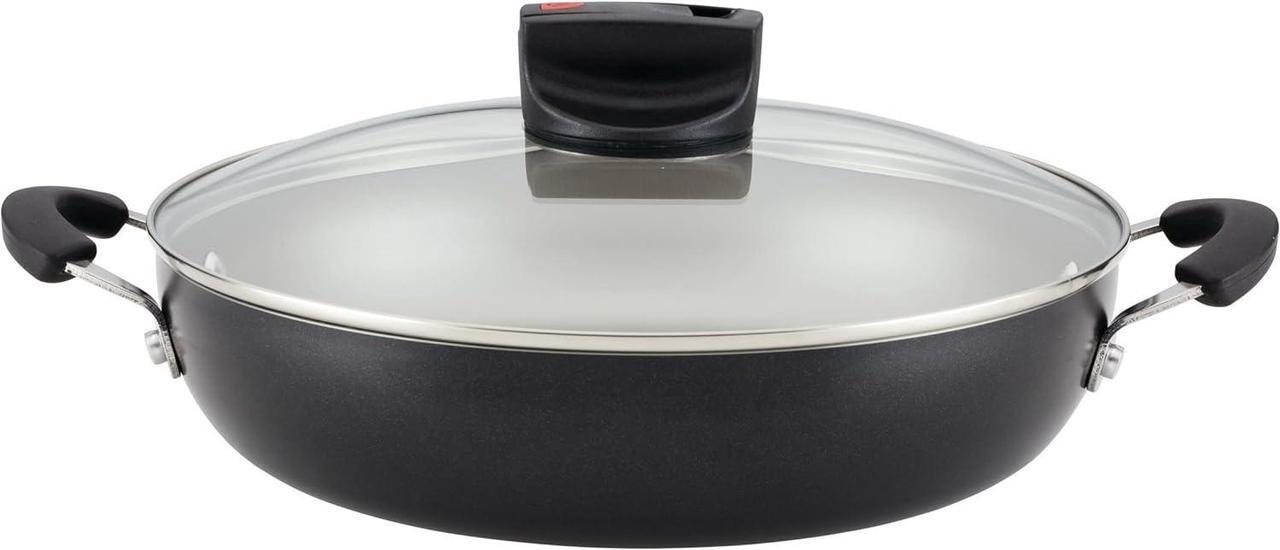 Main image of Farberware Smart Control Nonstick Frying/Skillet/Everything Pan with Lid and Side Handles, 11.25 Inch, Black
