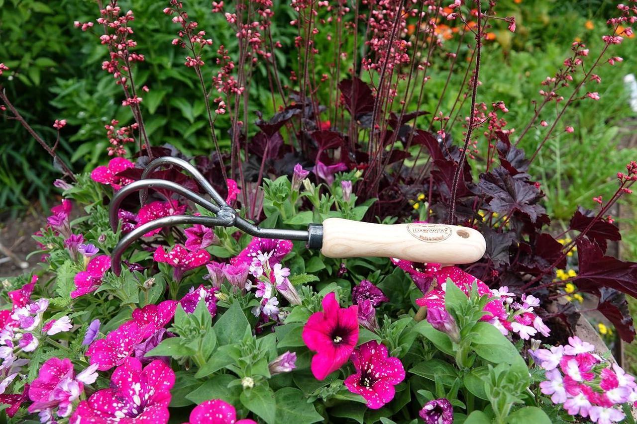 Alt view image 5 of 6 - Tierra Garden DeWit 3-Tine Cultivator with Short Handle, Works as Garden Hoe and Tiller (31-0904)