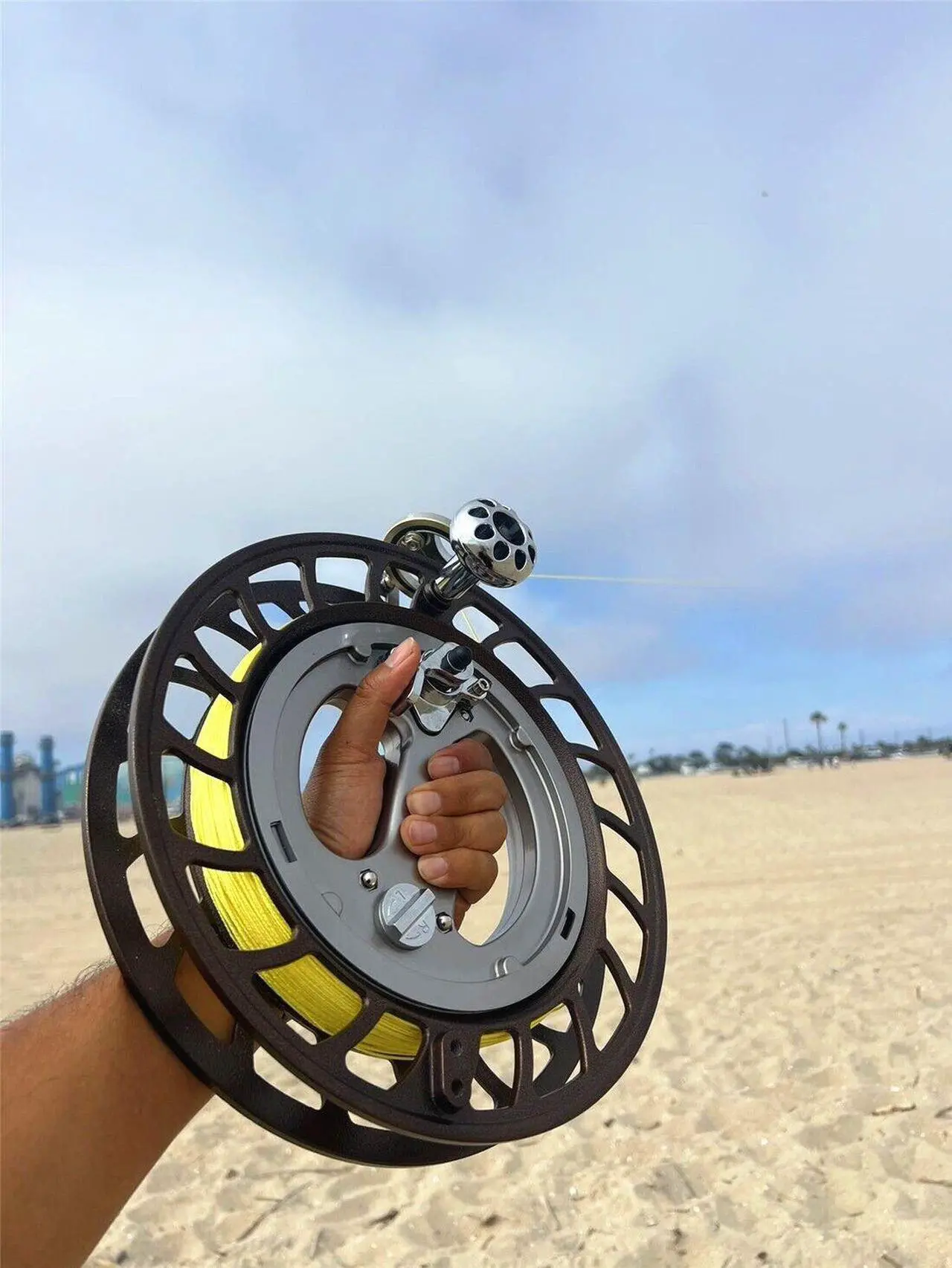 Alt view image 2 of 5 - LDLC 11" Large Kite Reel With Brake Ratchet Lock ABS & Metal Kite string Winder