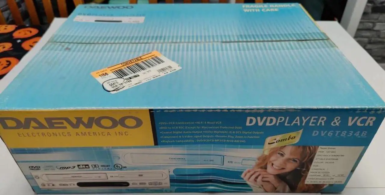 Main image of Daewoo DV6T834b 6 Head DVD VCR Combo Dvd Player Vhs Player HDMI Adapter Included