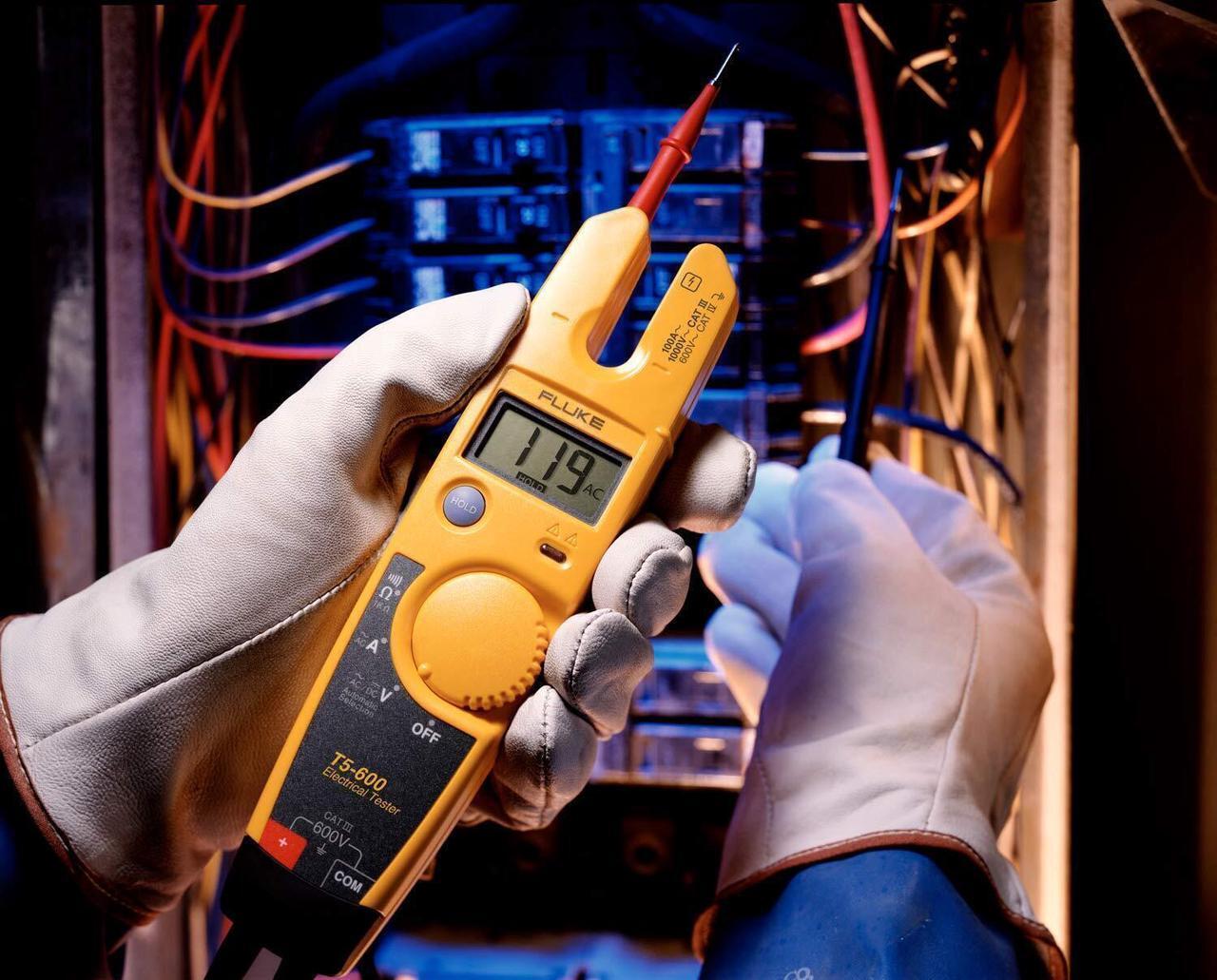 Alt view image 7 of 7 - Fluke T5-600 Clamp Meter, LCD, 100 A, 0.5 in (13 mm) Jaw Capacity, Cat III 600V