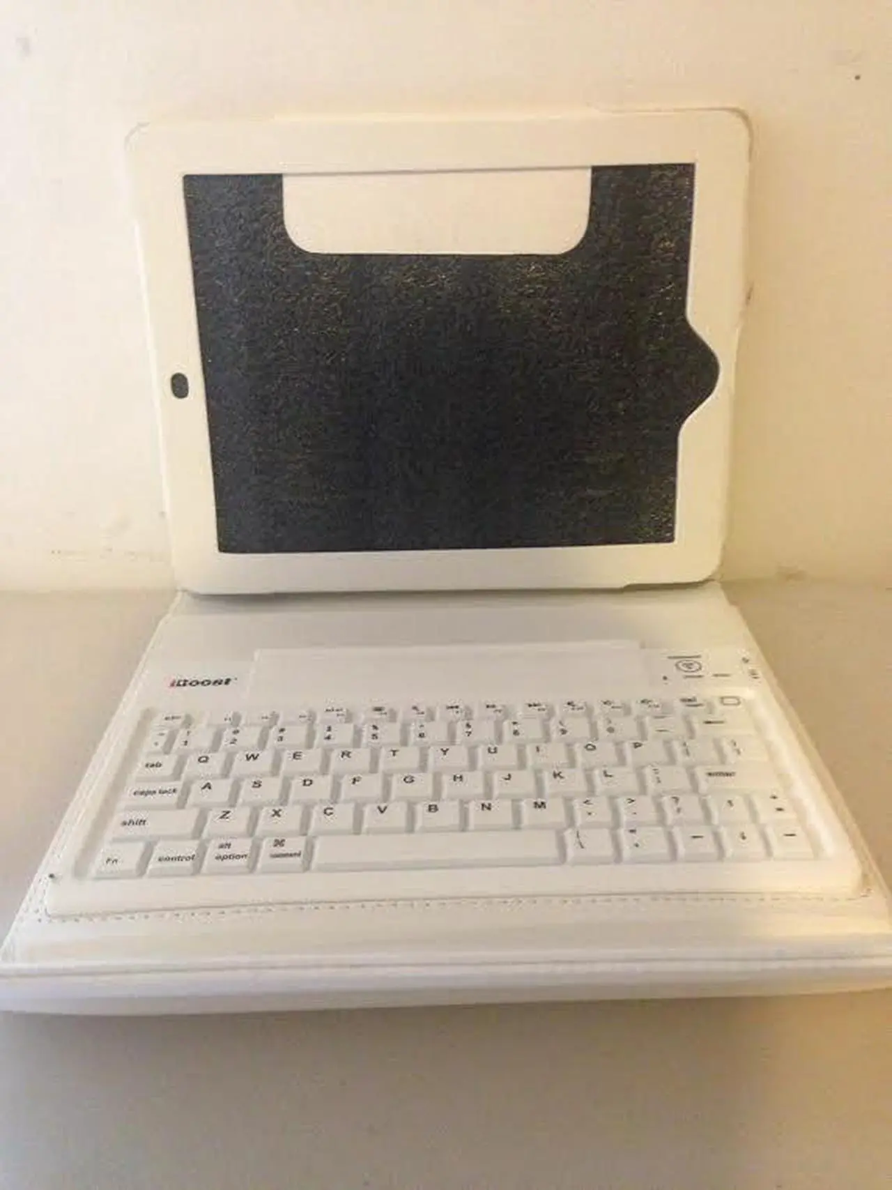 Alt view image 2 of 2 - iBoost iPad Bluetooth Keyboard Folio with Bluetooth Keyboard CM3800 WHITE