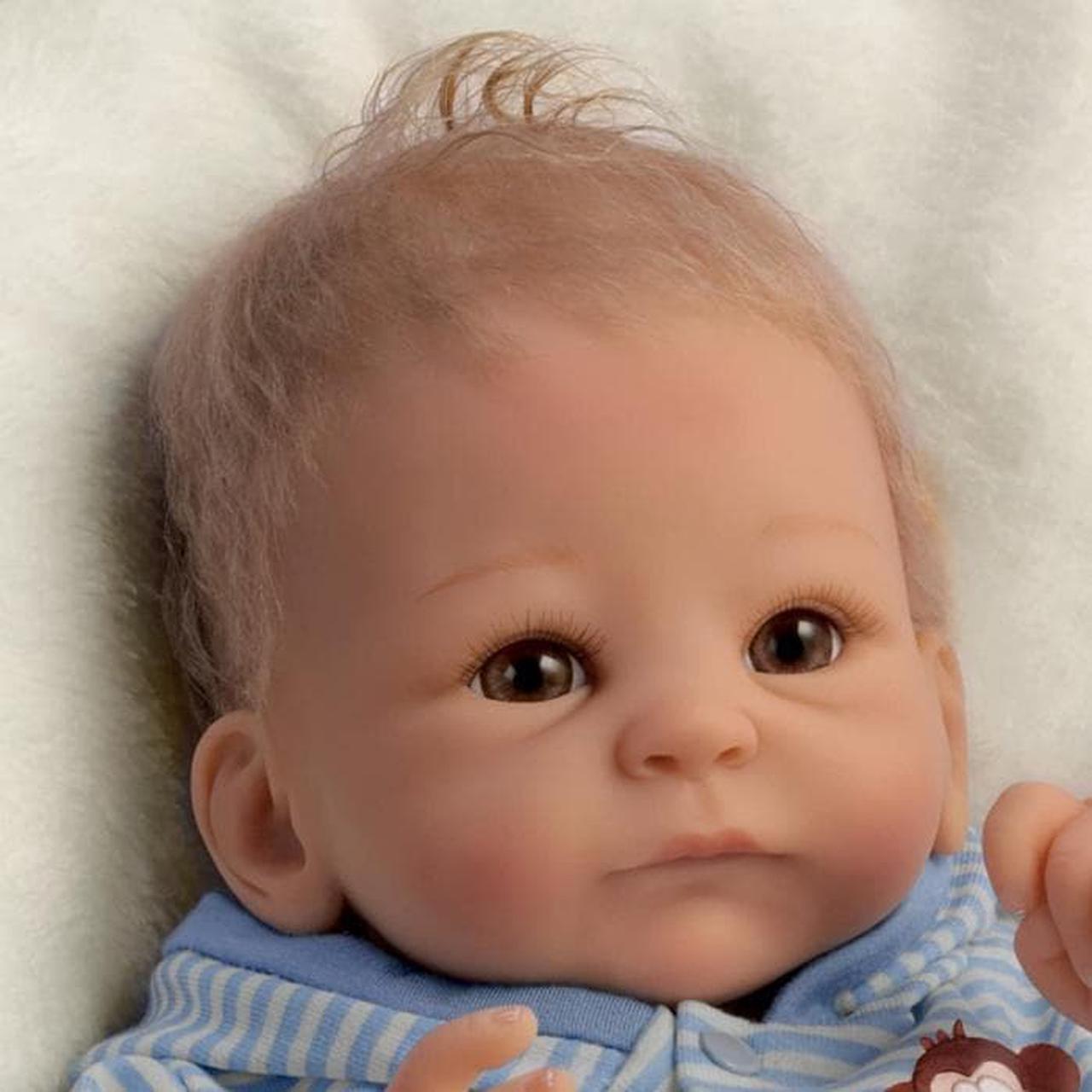 Alt view image 2 of 4 - The Ashton-Drake Galleries Benjamin So Truly Real Lifelike & Realistic Weighted Newborn Baby Boy Doll 17-inches