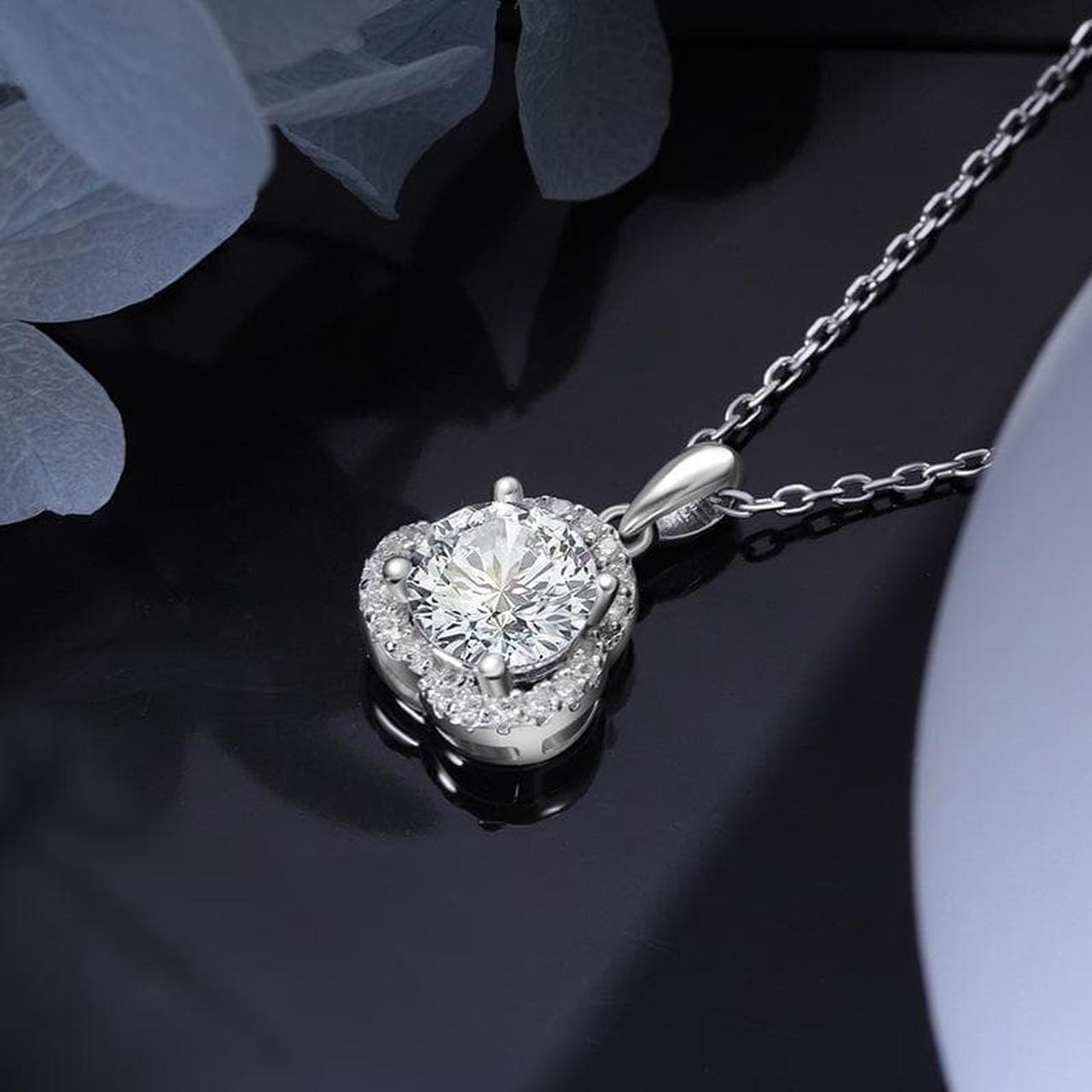 Moissanite Pendant Necklace 1CT 18K White Gold Plated silver D Color Ideal Cut Diamond Necklace for Women Wedding & Engagement Jewelry Gift