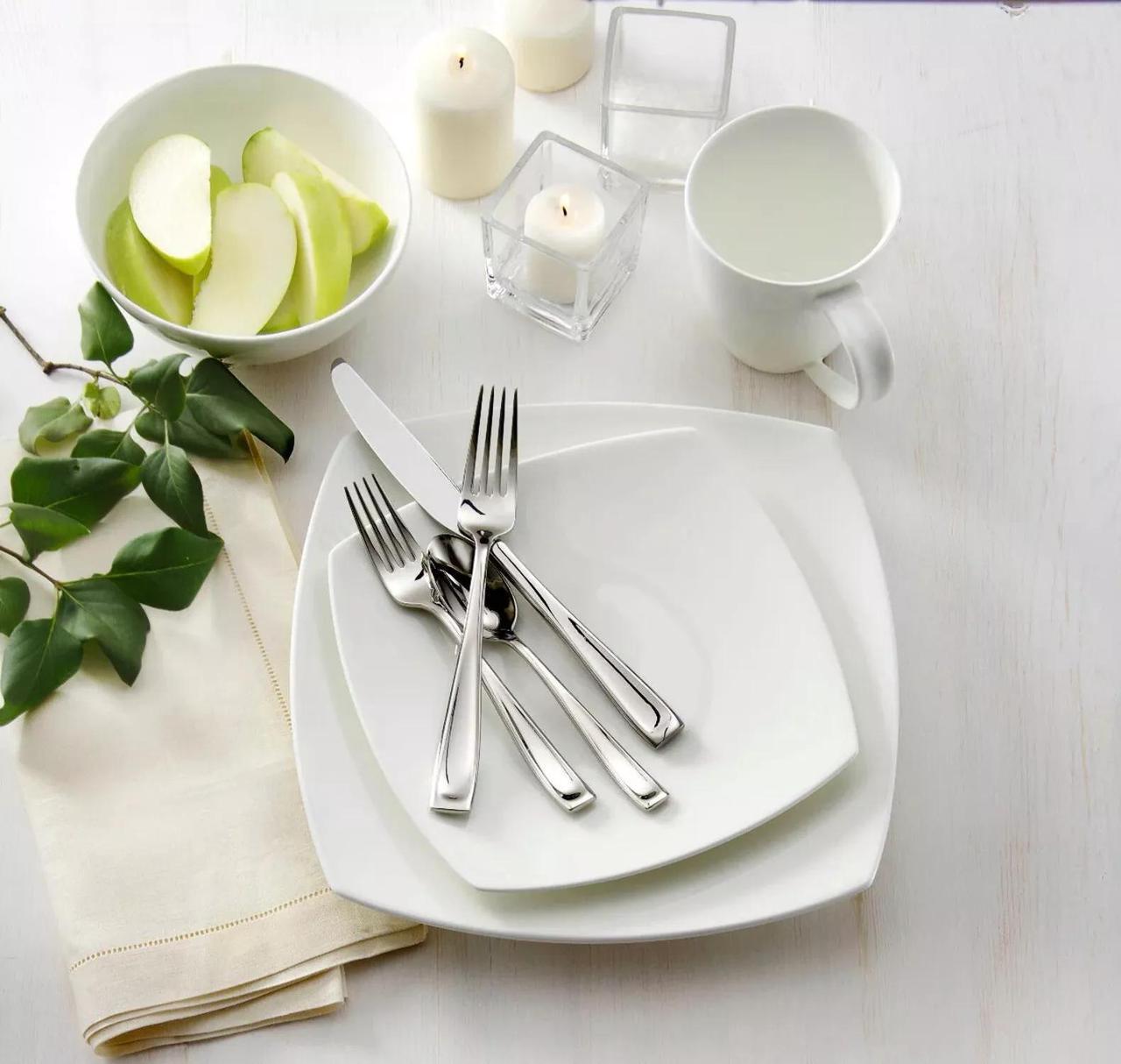 Alt view image 4 of 4 - Oneida Moda Stainless Steel 65-Piece Flatware Set, Service for 12, Silver