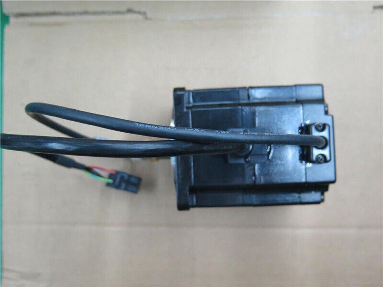 1PC YASKAWA AC SERVO MOTOR SGMPH-02AAA4B NEW FREE EXPEDITED SHIPPING