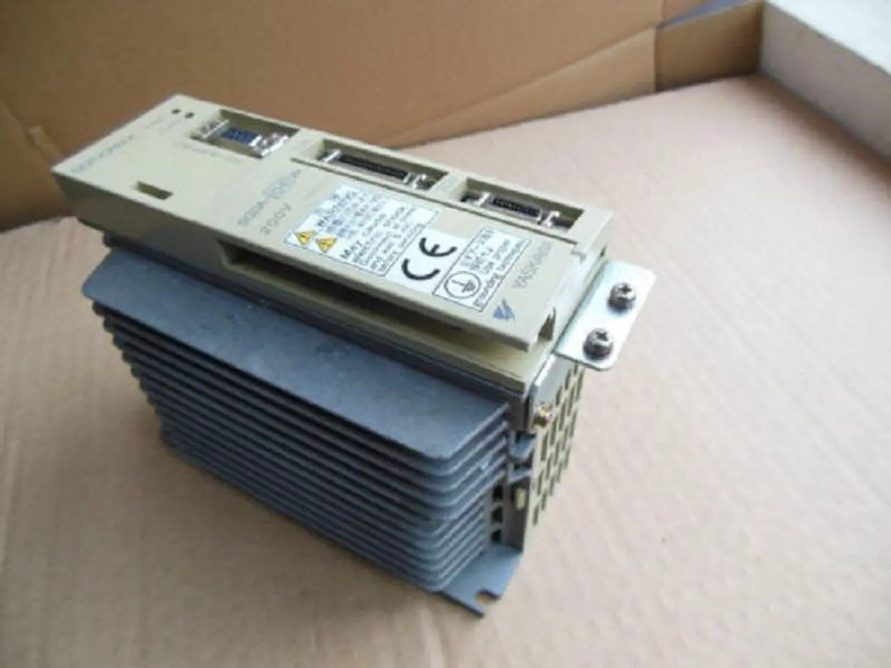 Alt view image 2 of 3 - 1PC Yaskawa SGDA-04VP Servo Drives SGDA04VP Expedited Shipping