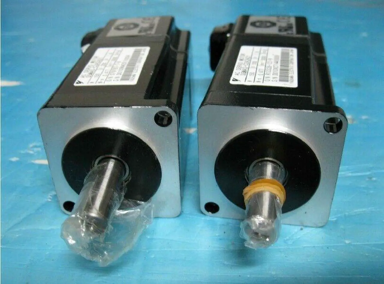 Main image of 1PC YASKAWA AC SERVO MOTOR SGMAS-01A2A2C NEW ORIGINAL FREE EXPEDITED SHIPPING