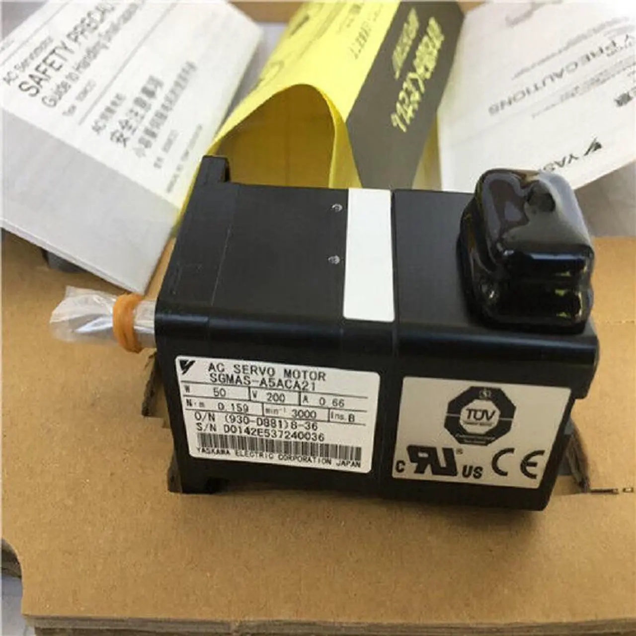 Main image of NEW ORIGINAL YASKAWA AC SERVO MOTOR SGMAS-A5ACA21 FREE EXPEDITED SHIPPING
