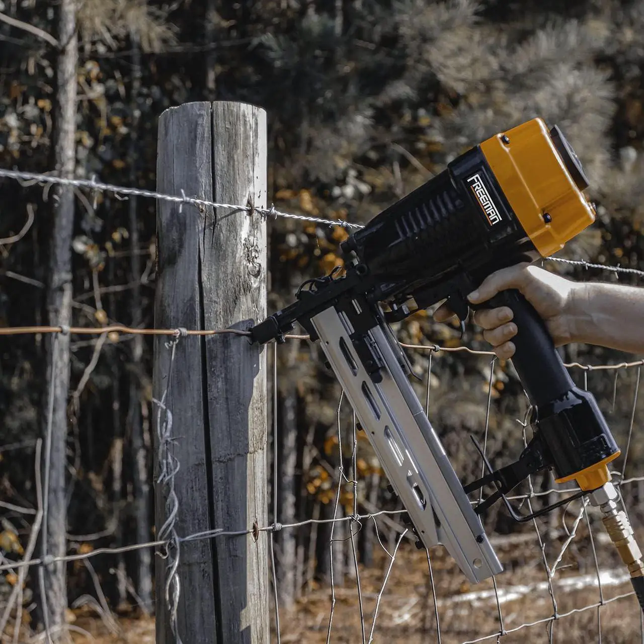Alt view image 5 of 7 - PFS9 Pneumatic 9-Gauge 2" Fencing Stapler with T-Handle, Adjustable Metal Belt Hook, and Case