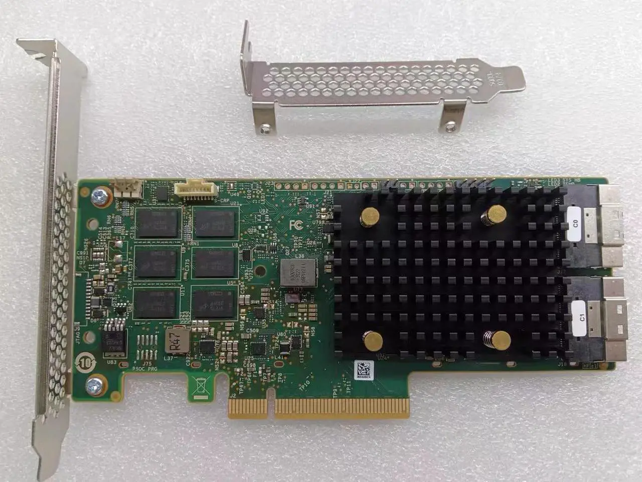 Main image of BROADCOM 9560-16i 05-50077-00 SAS3916 8GB cache PCIe 4.0x8 array card