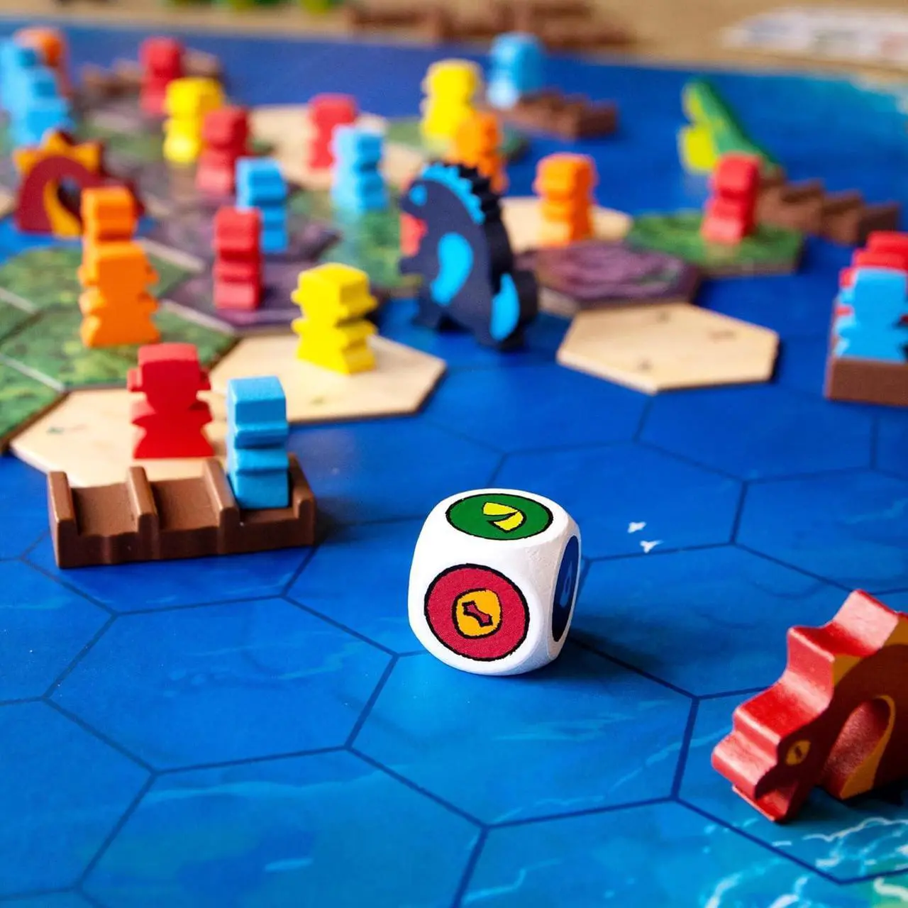 Alt view image 2 of 5 - Survive the Island