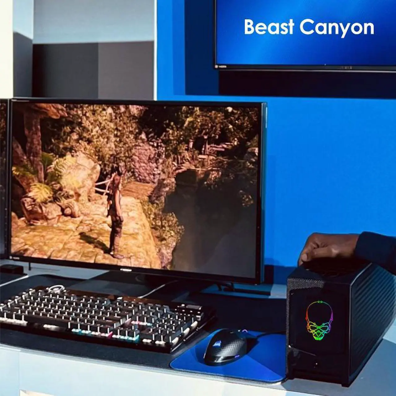 Alt view image 12 of 16 - Intel NUC 11 Extreme Kit Beast Canyon  RNUC11BTMi70001Intel® Core™ i7-11700B PC Barebone max video card length, graphic card is not included