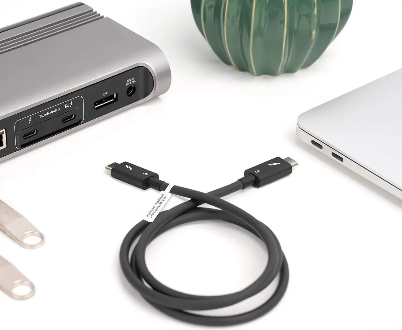 Alt view image 6 of 7 - Plugable Thunderbolt 3 Cable 40Gbps Supports 100W (20V, 5A) Charging, 2.6ft / 0.8m USB C Compatible [Thunderbolt 3 Certified] - Driverless
