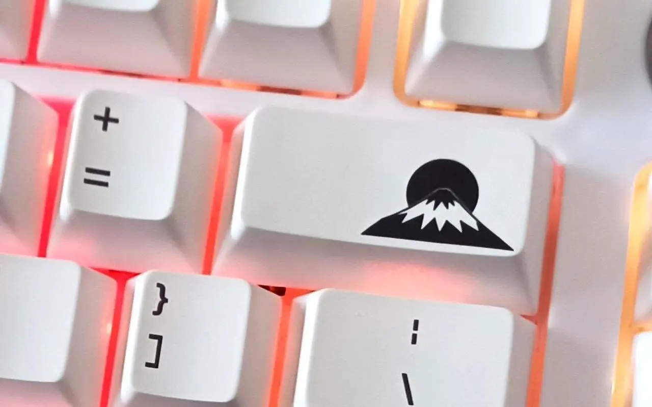 Alt view image 4 of 7 - KB Paradise V75 RGB LED Backlight Great Wave Wired 75% 82Key Mechanical Keyboard, White Case ,18 RGB Backlight Effects, Dye-sublimation keycap ,Hot Swappable,N-Key Rollover,Gateron Pro 3.0 Silver