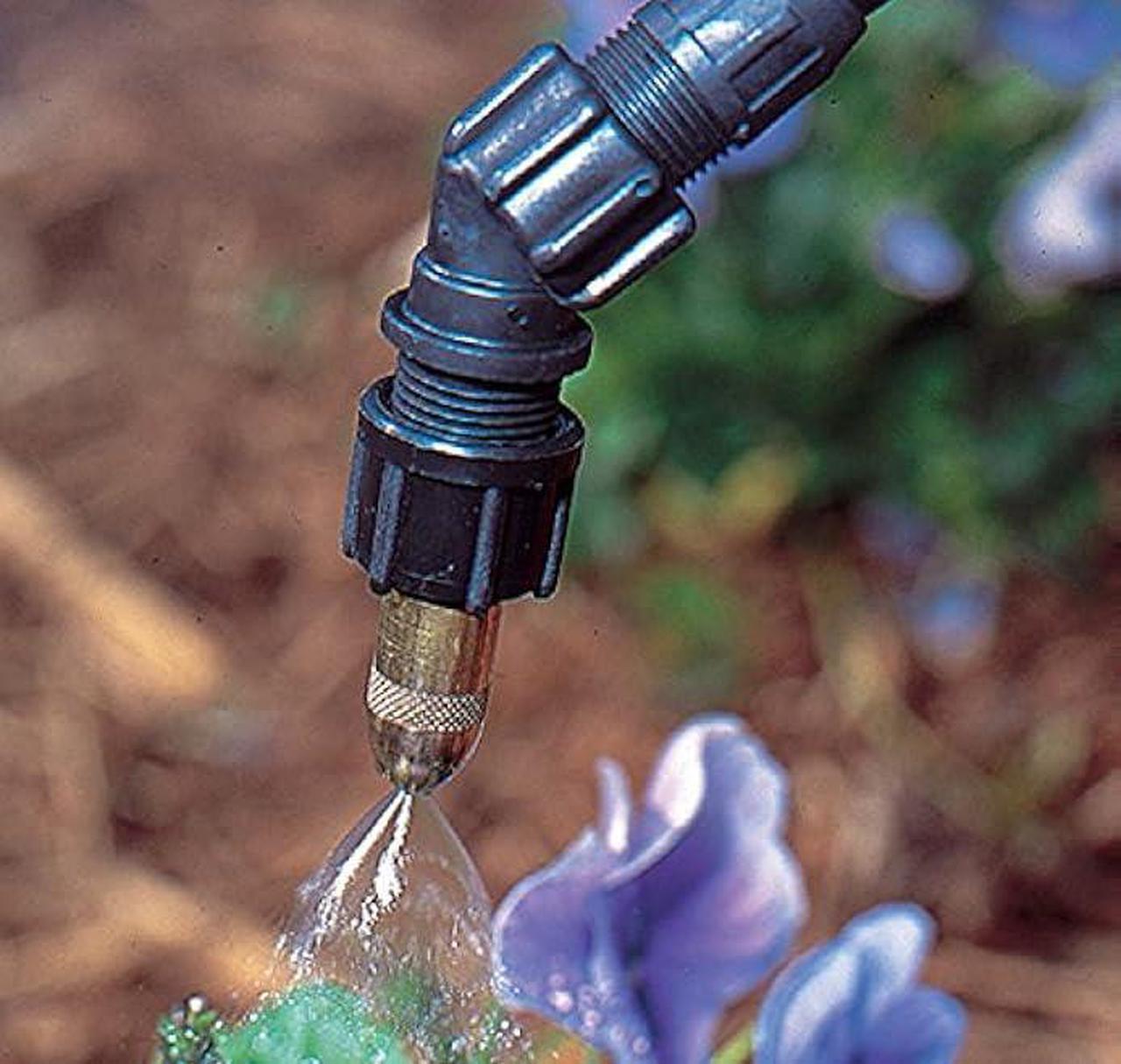 Alt view image 3 of 6 - Solo 425-Deluxe 4-Gallon Professional Piston Backpack Sprayer with Deluxe Padded Straps