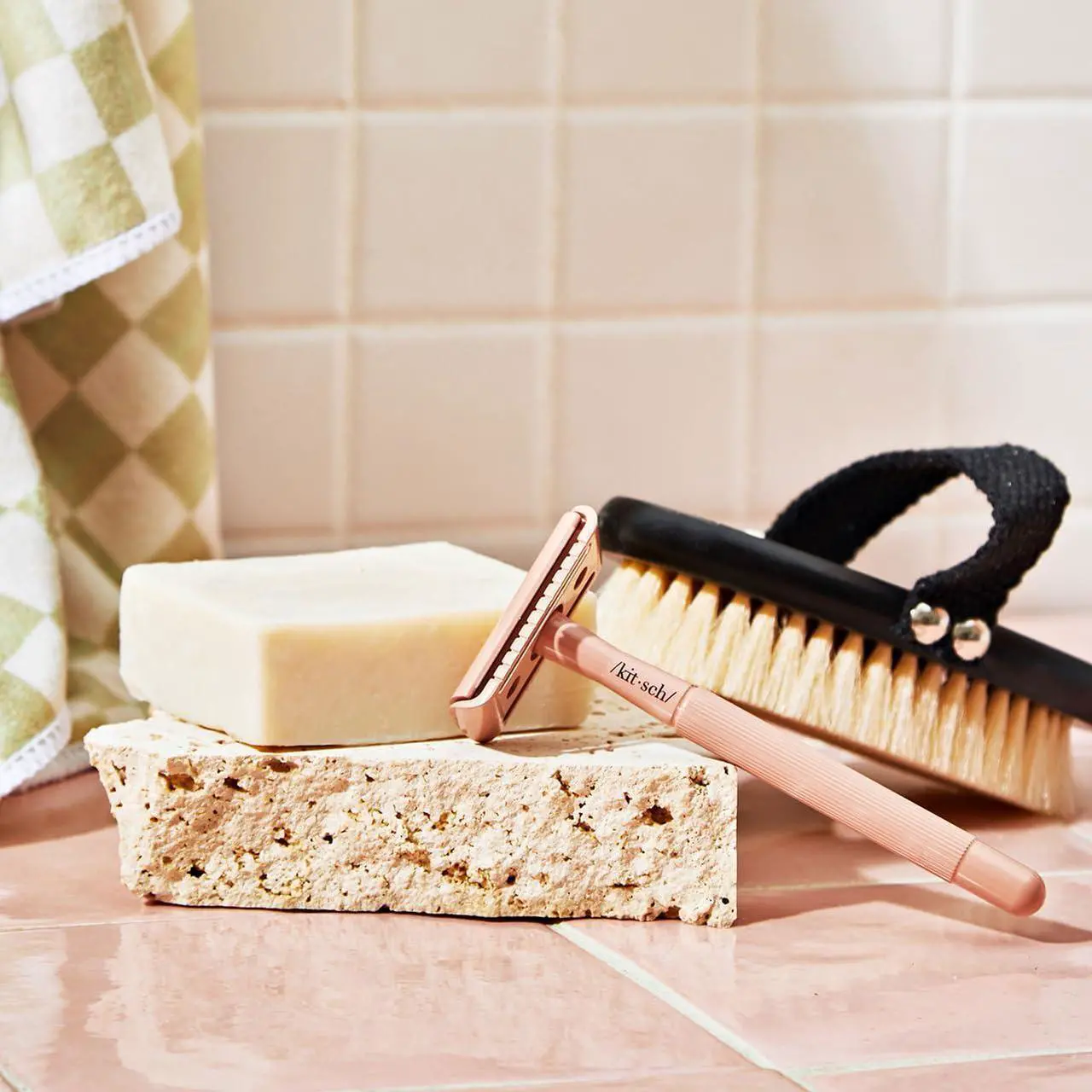 Alt view image 6 of 7 - Kitsch Double Edge Safety Razor Kit for Women & Men, Long Metal Handle & Stainless Steel Single Blade, Razors for Women with 5 Double Edge Razor Blades Refills, Travel Reusable Razor for Shaving, 1 Pc