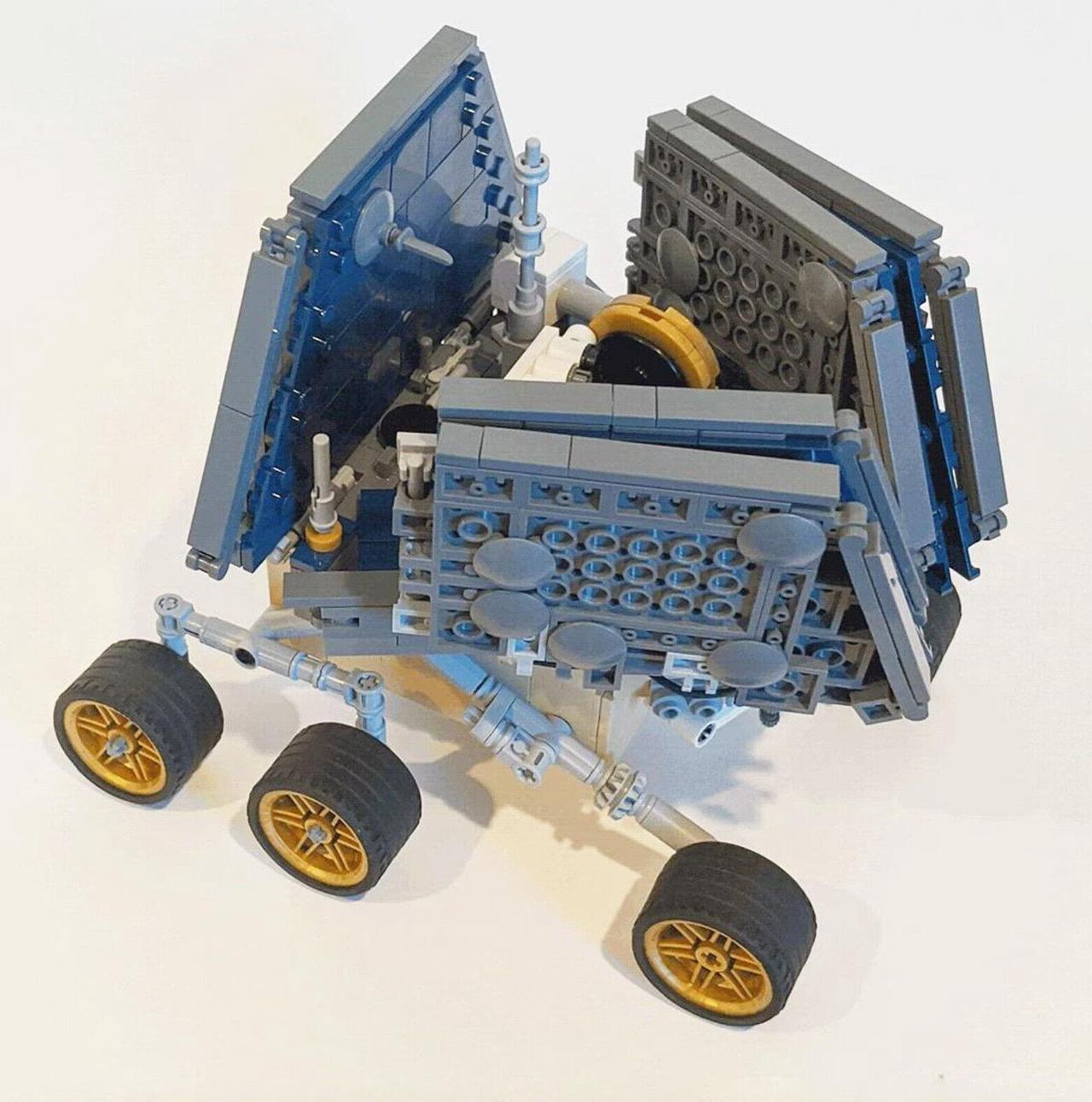 Alt view image 3 of 4 - ZITIANYOUBUILD C6335 1:7.5 Scale UCS Mars Exploration Vehicle with Major Details 771 Parts