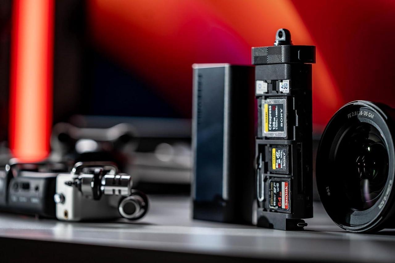 Alt view image 6 of 6 - USD 3.2 10GBps Pro Reader Versatile CF Express A,CF Express B, SD, and Micro SD Card Reader & Holder for Photography and Videography Professionals