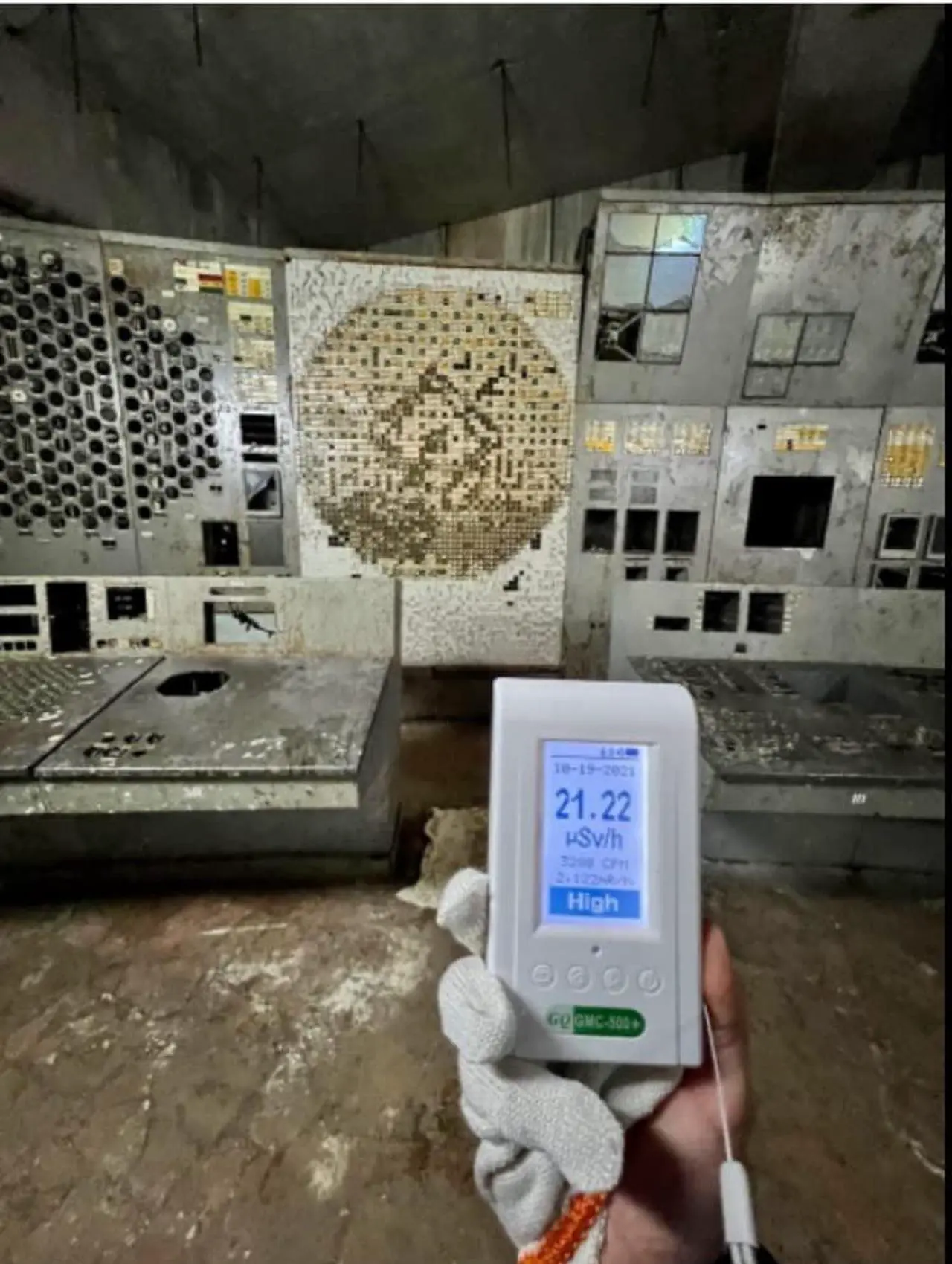 Alt view image 4 of 4 - GQ GMC-500Plus Geiger Counter Nuclear Radiation Detector Dosimeter Dual Tube Data Logging