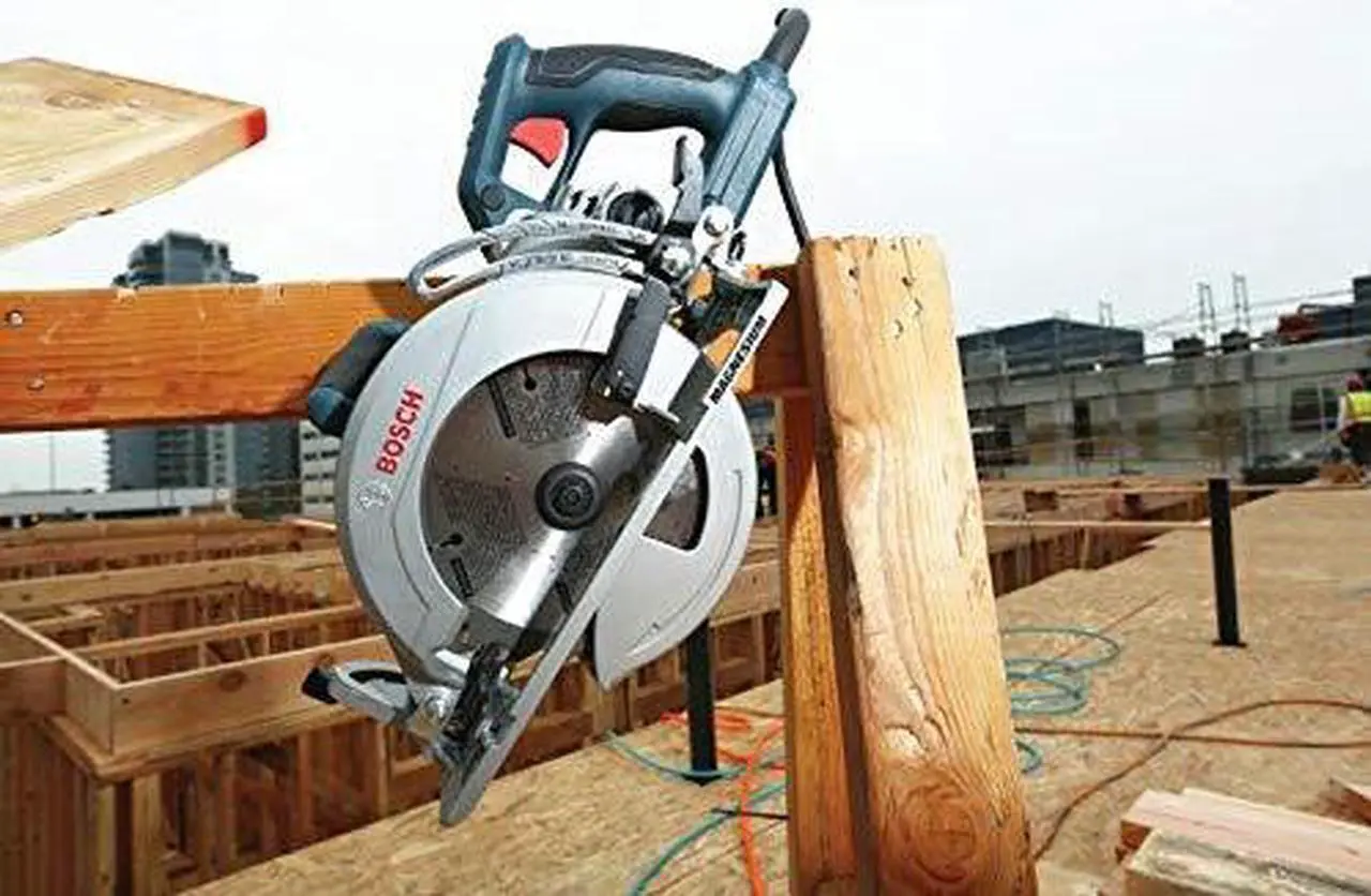 Alt view image 2 of 12 - BOSCH 7-1/4-Inch Worm Drive Circular Saw CSW41, Blue