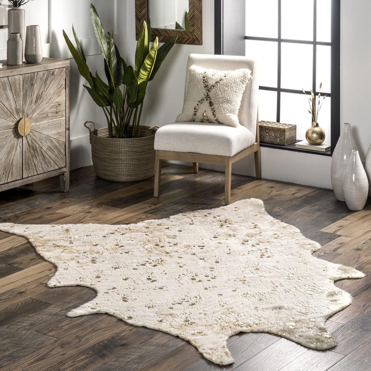 nuLOOM Iraida Contemporary Faux Cowhide Area Rug, Shaped 5x7, Off-White