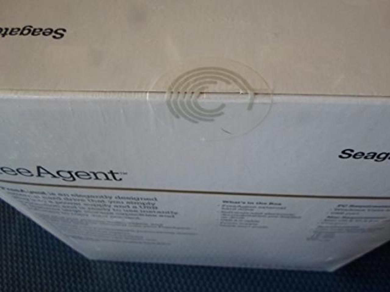 Alt view image 3 of 5 - Seagate FreeAgent 500 GB 3.5-Inch USB 2.0 Hard Drive ST305004FDA1E1-RK