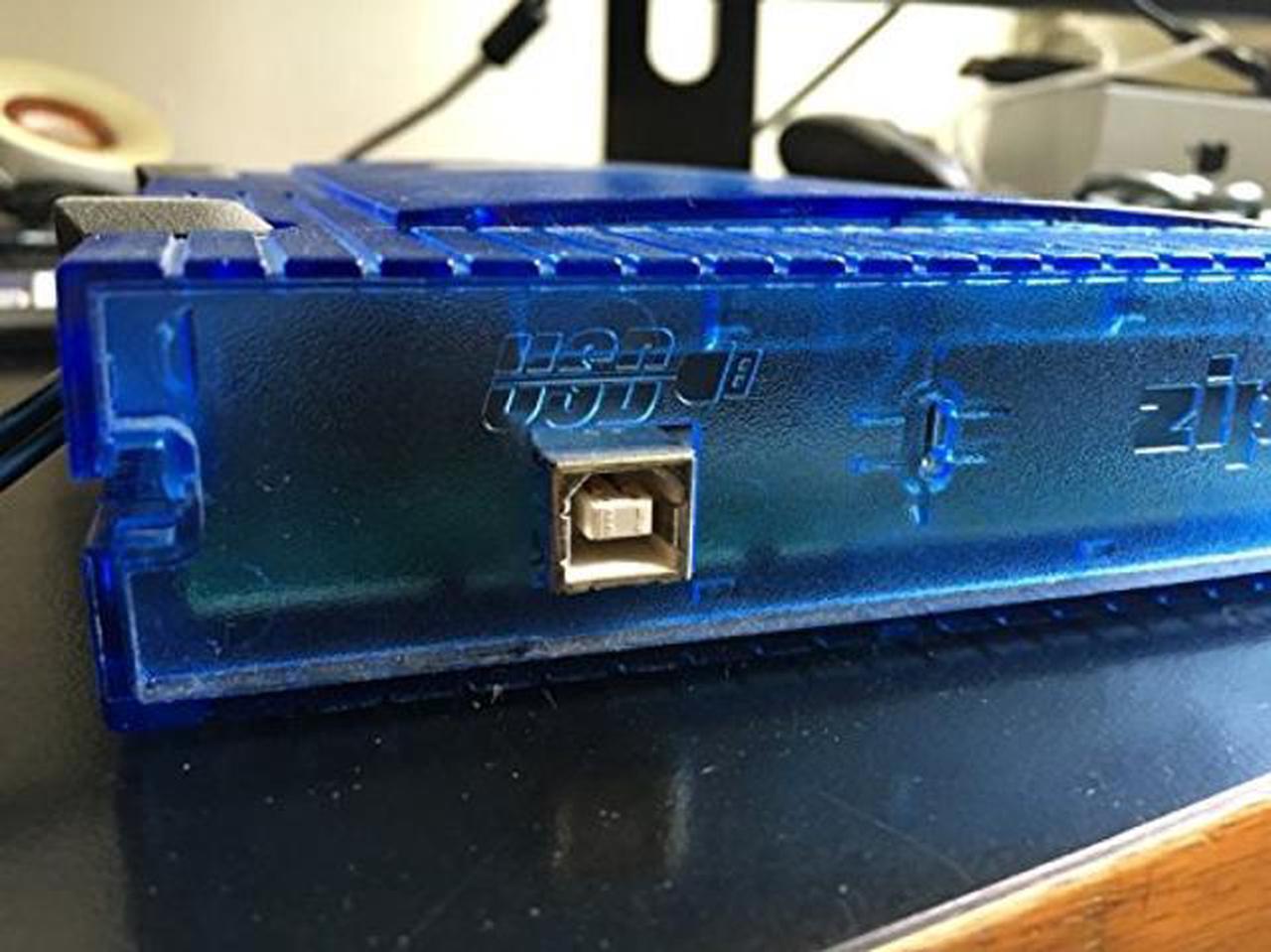 Alt view image 2 of 4 - Iomega Zip 100 Portable USB Drive (PC/Mac)