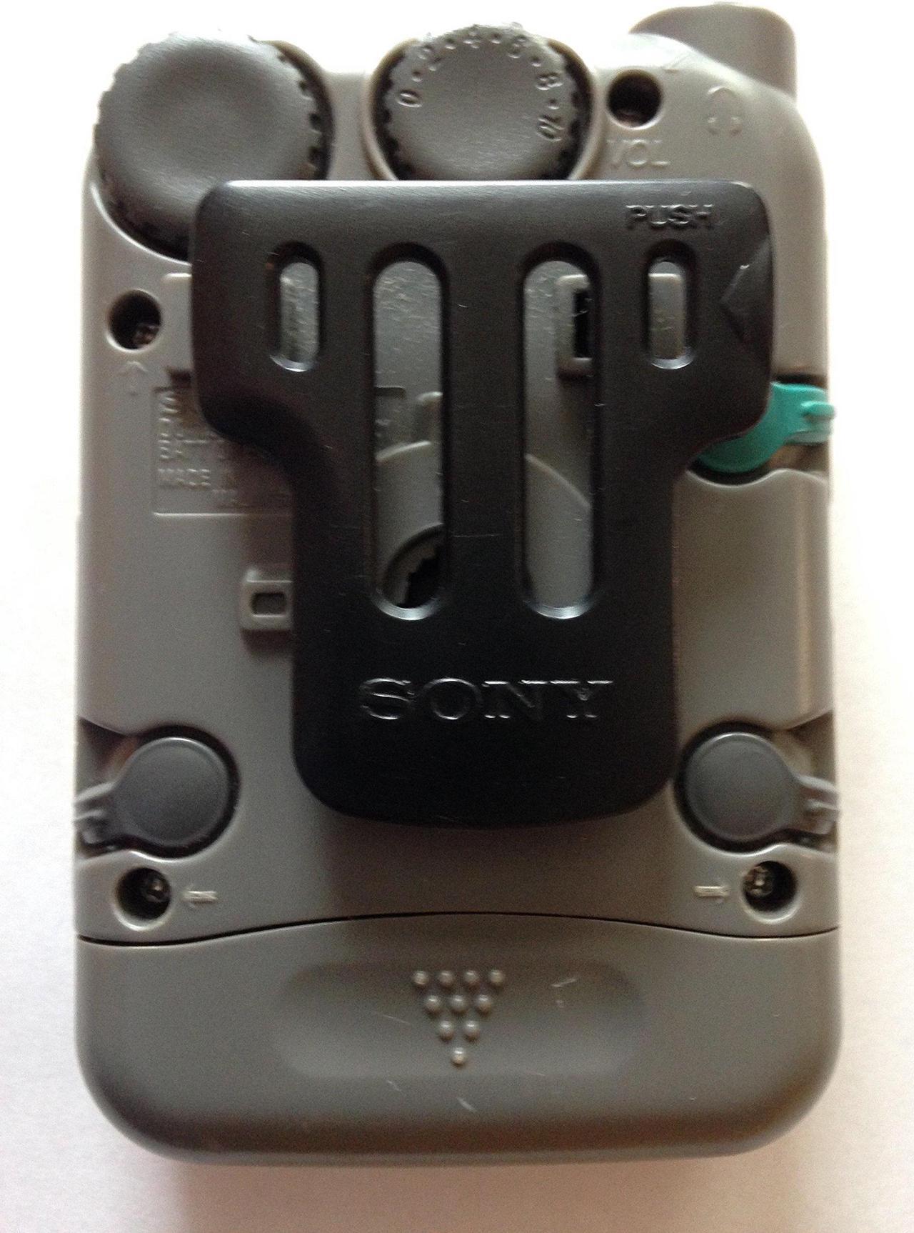 Alt view image 2 of 2 - Sony SRF85 Sports Walkman AM/FM Stereo Radio