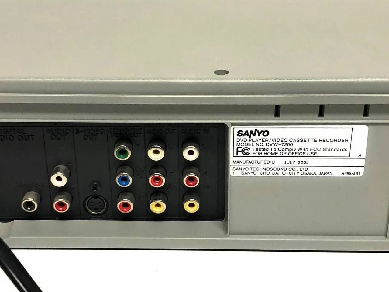 Alt view image 3 of 4 - Sanyo DVW-7200 DVD/VCR Combo, DVW-7200 [Electronics]