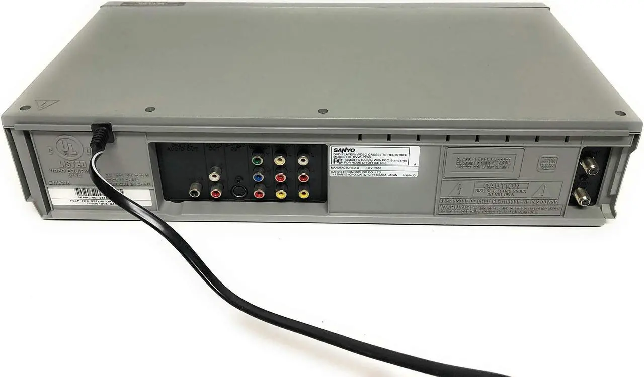 Alt view image 2 of 4 - Sanyo DVW-7200 DVD/VCR Combo, DVW-7200 [Electronics]