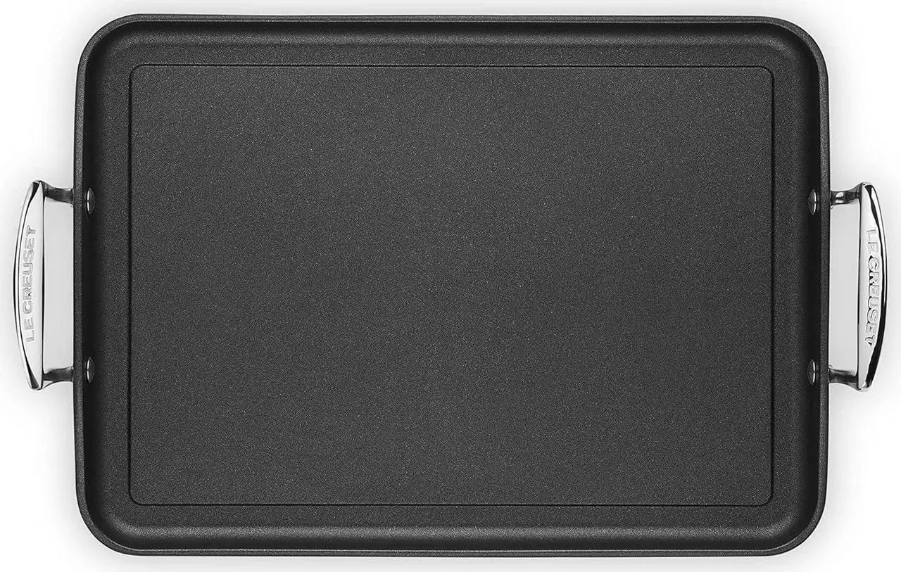 Le Creuset Toughened Non-stick Stir-Fry Pan - Thumbnail 3
